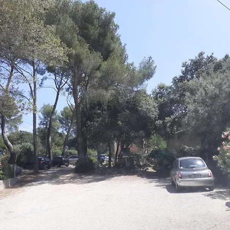 Holiday home Club Dans Fermee Et Arboree 10min A Pied De La