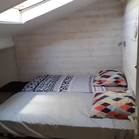 Maison Au Calme Dans Pinede, Plages A 12min A Pied Nyaraló