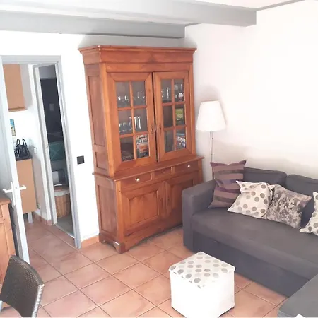 Club Dans Fermee Et Arboree 10min A Pied De La