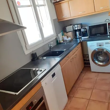 Club Dans Fermee Et Arboree 10min A Pied De La *